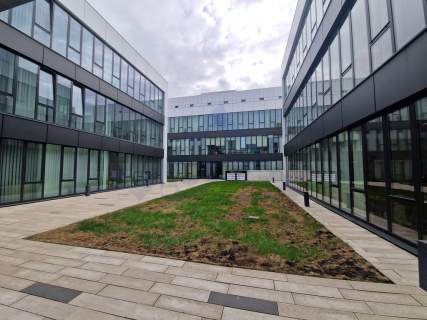 Ursynów przy obwodnicy parter 273 m2