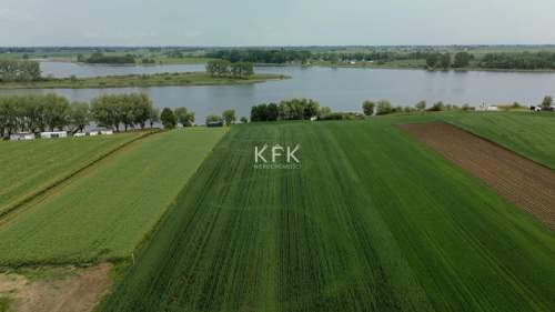 Działka z dostępem do linii brzegowej