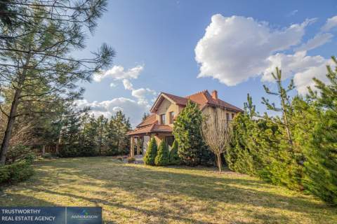 Pychowice, przestronny dom 260 m2, działka 8 ar