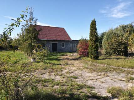 Ogromna przestrzeń z zielenią i stawem To tu