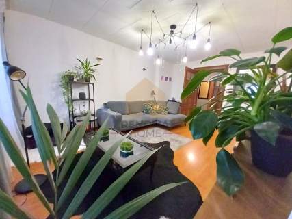 Dwupokojowe mieszkanie , IV piętro, kamienica 64m2