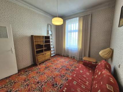 3 pok w kamienicy za 385 000 zł