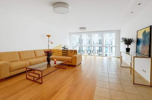 Niezwykle przestronny apartament na Powiślu 