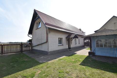 2 domy, 7 pokoi 160 m2 b.gospodarcze, staw i las