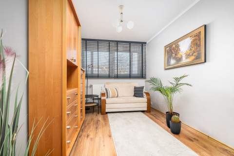3. pokoje 18m2 strych, po remoncie, przy Hanza