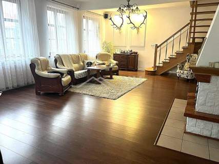 Mieszkanie pół domu na Warmii 100m2, garaż 40m2