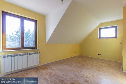 Pychowice, przestronny dom 260 m2, działka 8 ar