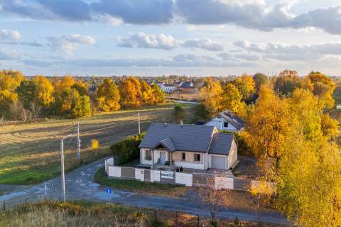 Dom wolnostojący prywatność i własny ogród