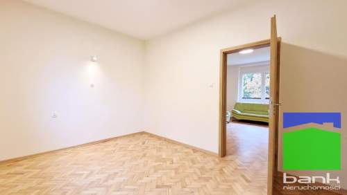 Julianów - dom o pow. 225 m2 garaż ul. Bema