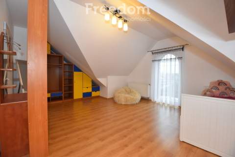 Piękny dom 274 m2, 6 pokoi, 3 łazienki, dz.1027 m2