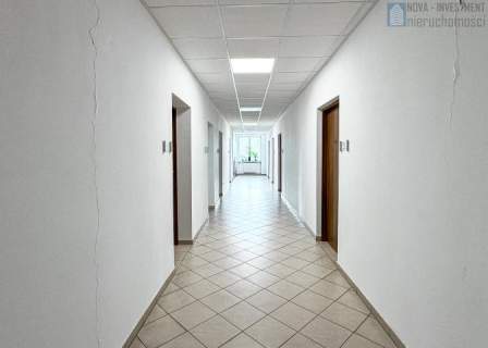 c.o. i prąd w cenie parking parter