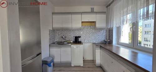 trzy pokoje, piwnica, loggia