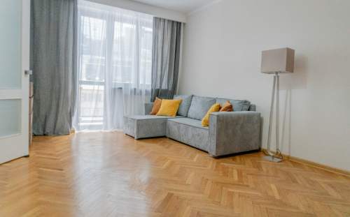 CICHE PRZESTRONNE/ Rondo ONZ/ ŚRÓDMIEŚCIE /3 POK