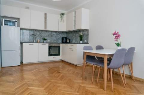 CICHE PRZESTRONNE/ Rondo ONZ/ ŚRÓDMIEŚCIE /3 POK