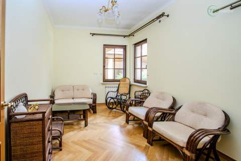 Wolnostojący dom w Sulejówku na działce 2591 m2