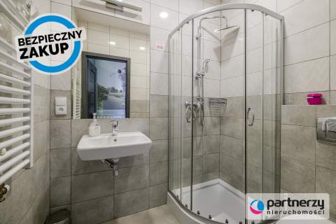 Działający, 11-pokojowy hostel w centrum miasta 