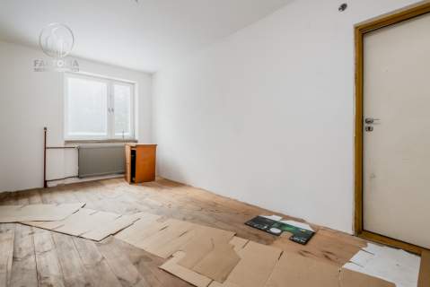 Dom z częścią usługową, pod warsztat, 300 m2