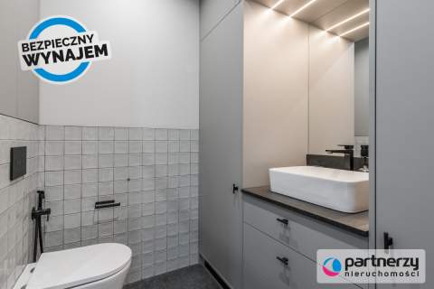 Dwupoziomowy apartament z ogrodem
