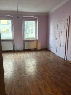 80m2 3 pokoje piwnica