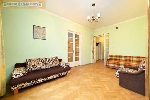 Przedwojenne mieszkanie 3,3 m wysokości