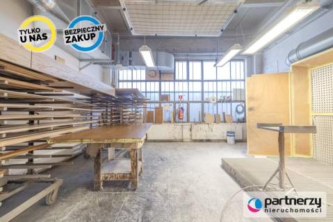 Obiekt produkcyjno  magazynowy z zapleczem biurowym