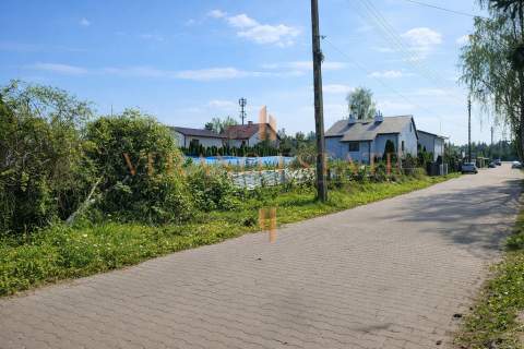Teren inwestycyjny - centrum Łomianek ul. Agawy