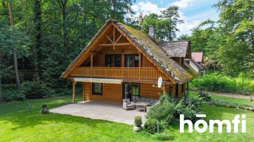 Cudowny dom w niespotykanym stylu pośród drzew