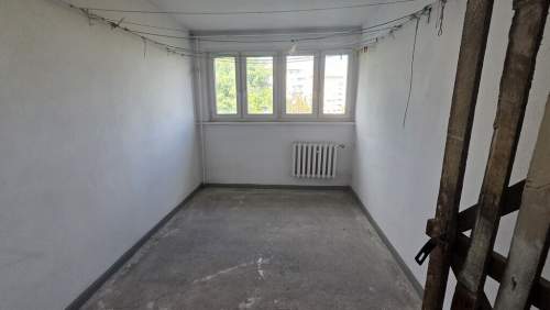 3. pokoje 18m2 strych, po remoncie, przy Hanza