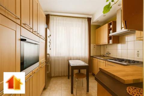 2 pokoje po remoncie parter garaż komórka 9,80 m 