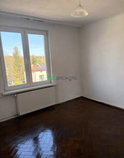 Jasne 3 pokoje z osobną kuchnią, do remontu