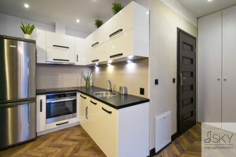 Balkon, 2 pokoje, 35m , ul. Opolska 15, tramwaj