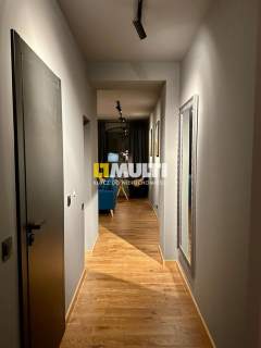 Loft 42 m2 - 2 pok. garaż, winda i piwnica.