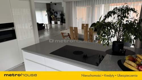 Nowoczesny dom z basenem w prestiżowej lokalizacji