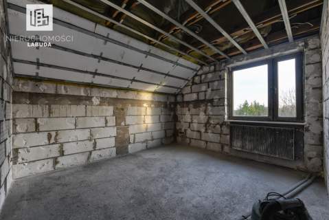 Przestronny dom z dużą działką Nowiny