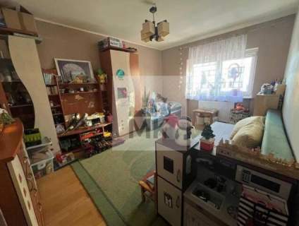 50 m2 z balkonem, komórką i m. postojowym