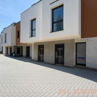 Nowoczesna zabudowa - zieleń - blisko centrum