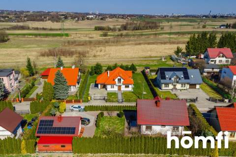 Dom wolnostojący z klimatyzacją i fotowoltaiką