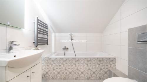 dwupoziomowe ok 80m2, Żabiniec