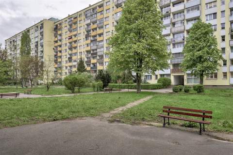 Cicha kawalerka w pobliżu stacji metra Balzaka 2.