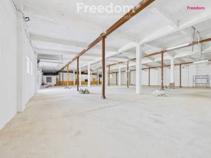 Na wynajem hala 1000m2 z pomieszczeniami biurowymi