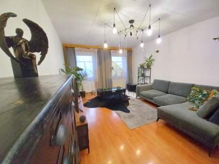 Dwupokojowe mieszkanie , IV piętro, kamienica 64m2