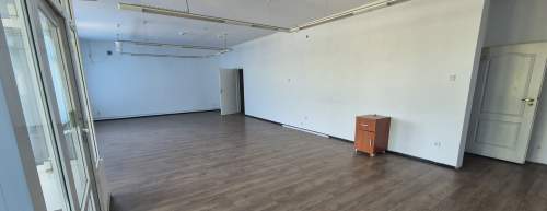 Biurowiec z halą magazynową 1000m2
