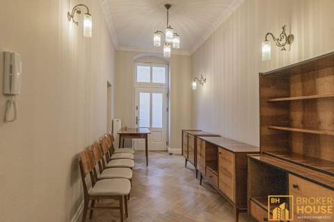 PIĘKNA NIERUCHOMOŚĆ W PRESTIŻOWEJ KAMIENICY