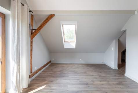 DOM 3 PIĘTRA - 230 M2 - DZIAŁKA 12 ARÓW - ZARZYCE