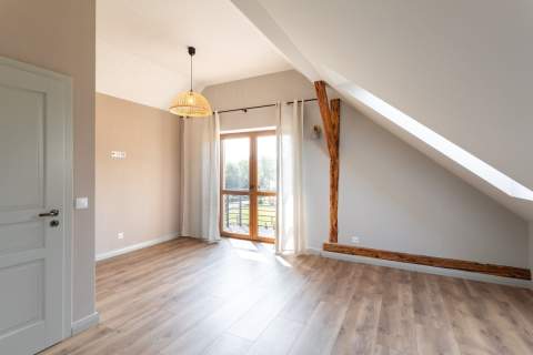 DOM 3 PIĘTRA - 230 M2 - DZIAŁKA 12 ARÓW - ZARZYCE