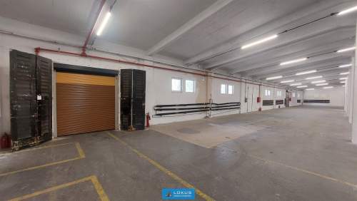 Magazyn 700 m2 ogrzewany z rampą przy A1