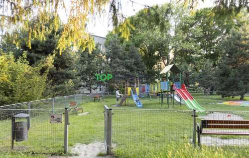 Jasne 2 pokoje z osobną kuchnią do remontu