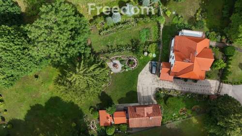 Dom wolnostojący Kruklanki 199 m , działka 4223 m 