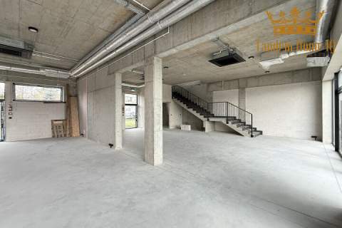 Na wynajem lokal 280m2, trasa Wilanów, pod dom, ogród i garaż