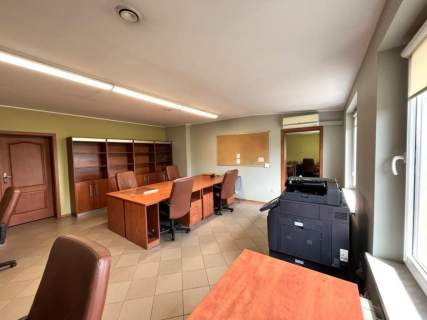 Biuro na sprzedaż, 450 m2, Jędrzejów